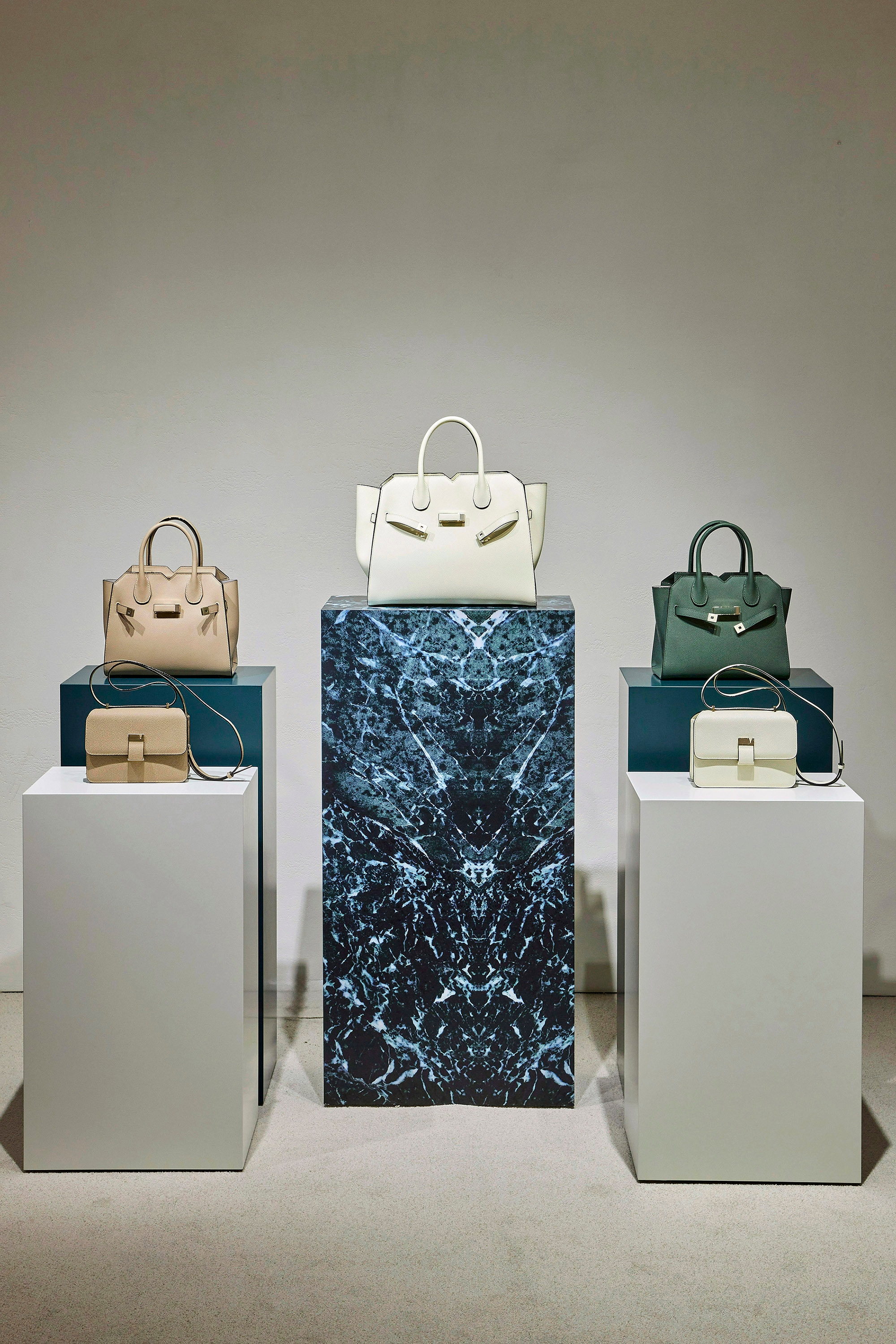 코오롱FnC 발렉스트라, 아카이브 전시 실시