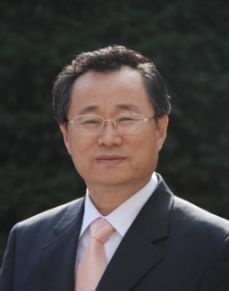 자유마을 총재 장학일 예수마을 담임목사