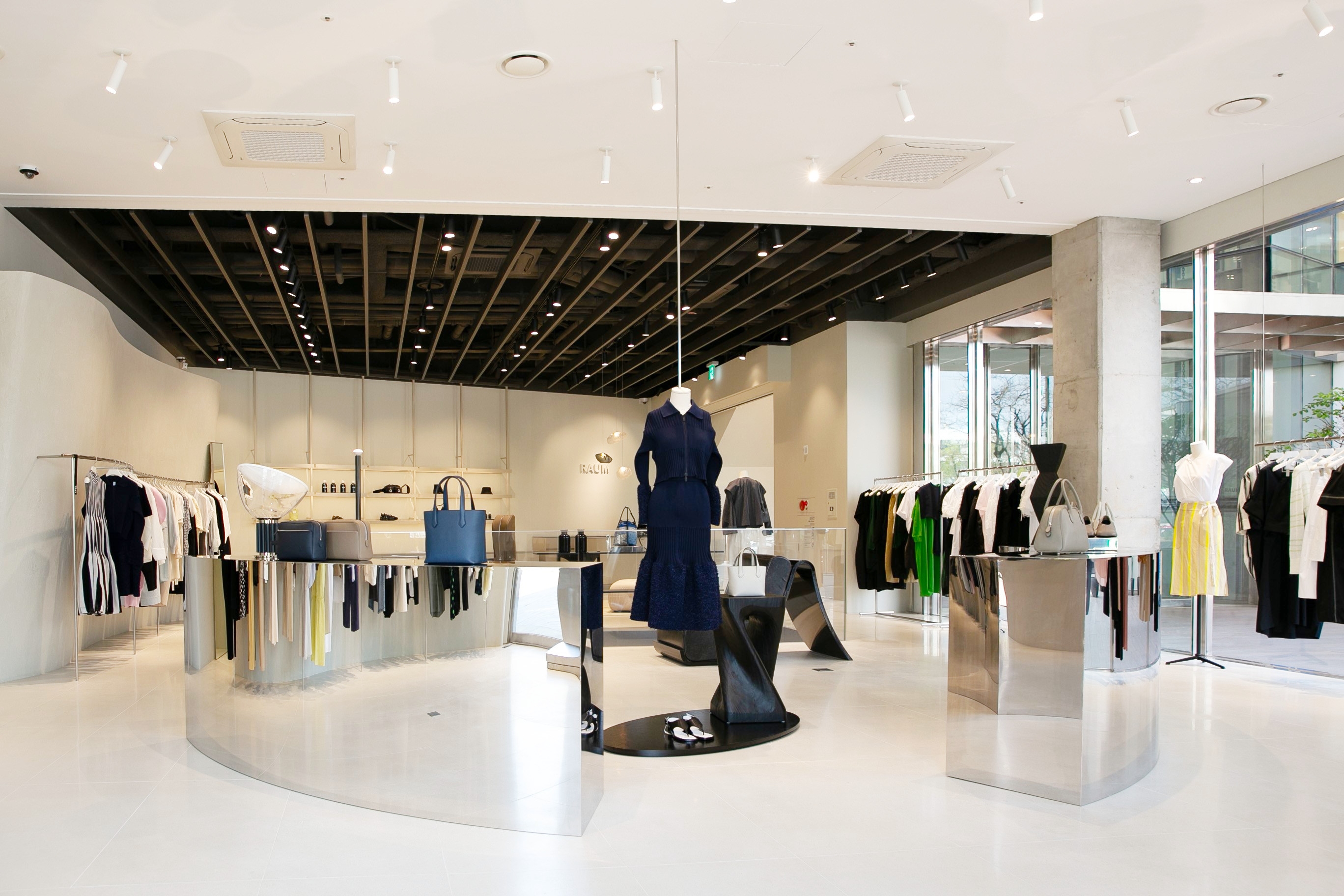 LF, 라움(RAUM) 편집샵 확대 리뉴얼