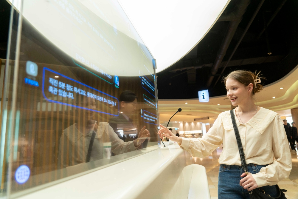 SKT, 13개 언어 지원하는 AI 동시 통역 솔루션 ‘트랜스 토커’ 출시