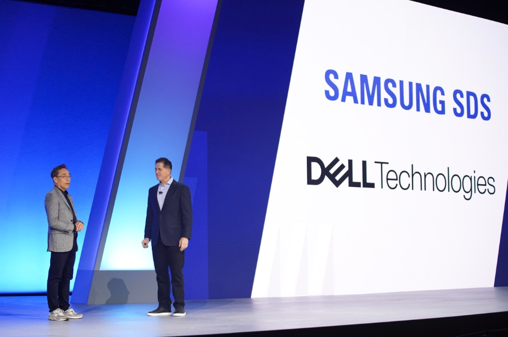 삼성SDS 황성우 대표이사가 DTW 2024에서 델 테크놀로지스 마이클 델 회장과 함께 기조연설을 하고 있다. 사진=삼성SDS