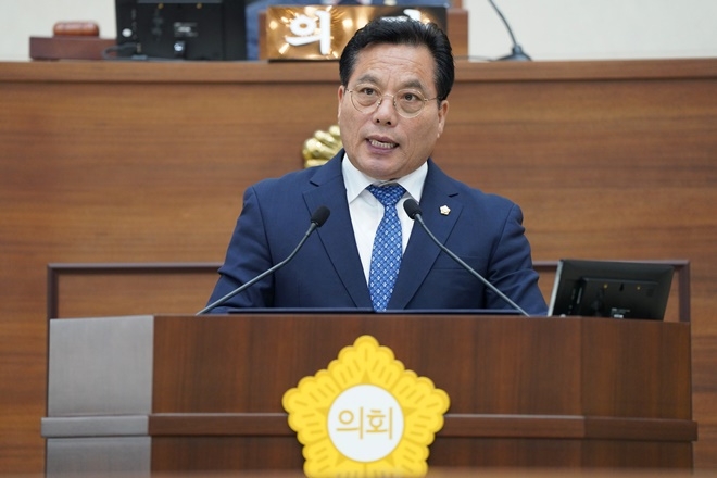 박광래 의원이 5분 자유발언을 하고 있다.