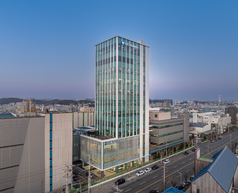 에스티팜, 美 소재 인테론과 TNFR 저해제 개발 공동연구 계약 체결