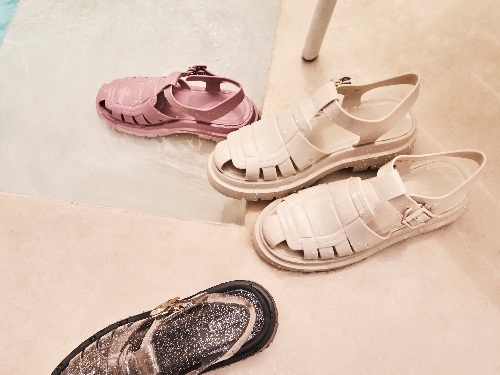 슈콤마보니, 여름 레인슈즈 상품 선보여