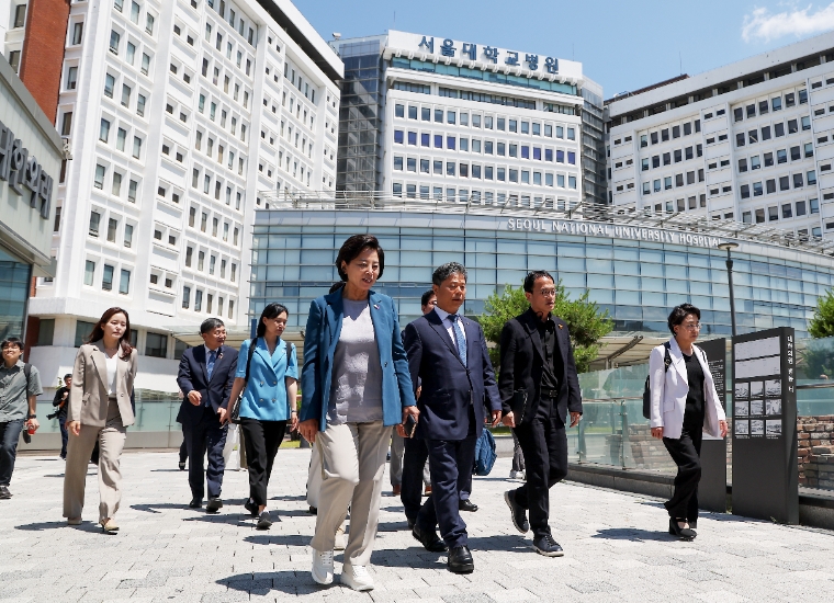 남인순 (앞 왼쪽) 국회의원 (사진=연합뉴스)