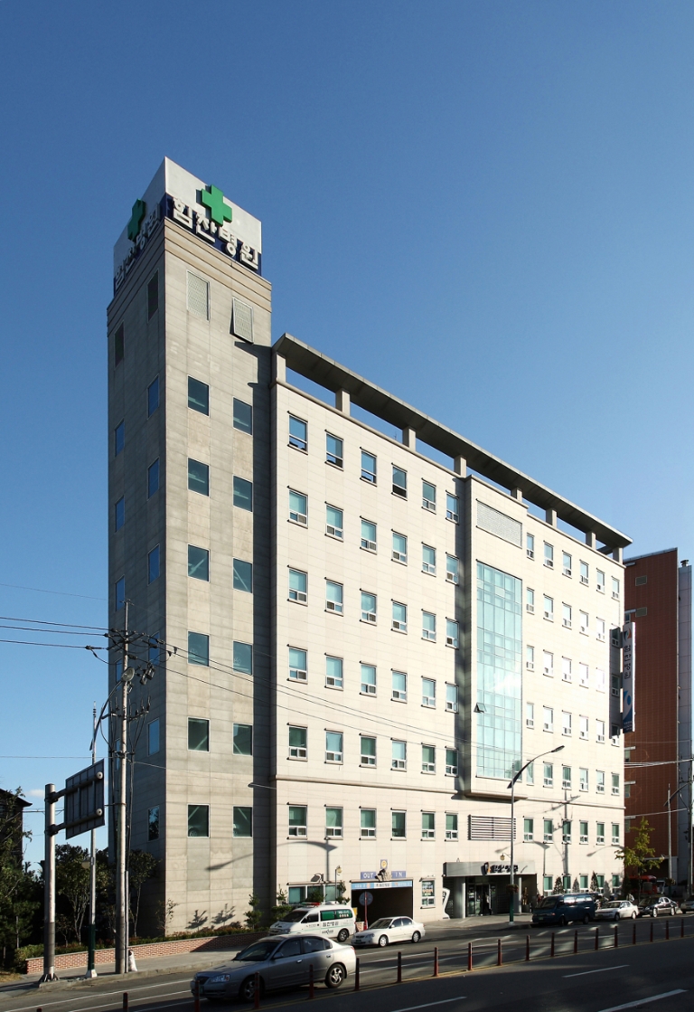 목동힘찬병원 이수찬 원장, 범사련 고발에 “2번이나 경찰서 무혐의”