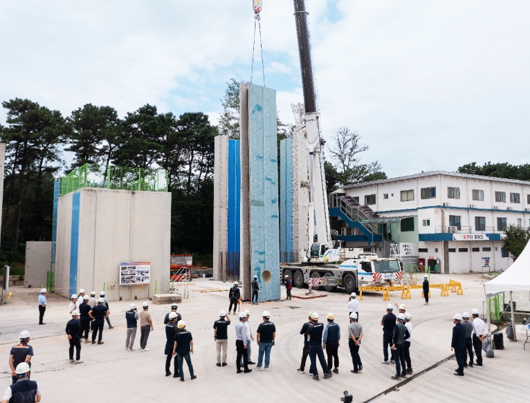 아이에스동서, 업계 최초 15m 더블월 목업 시연회 개최