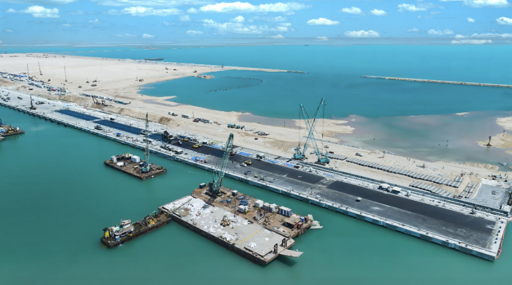 대우건설 이라크 알포신항만현장 안벽공사 전경.(사진=대우건설)