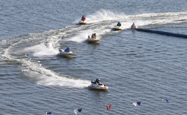 미사리경정장에서 출전한 선수들이 경합을 벌이고 있다. (사진=국민체육진흥공단)