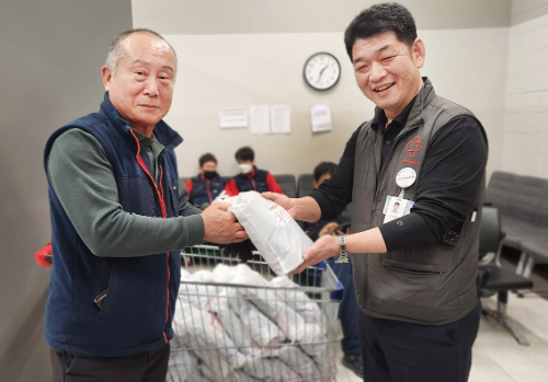 홈플러스, 현장직 3000 명에 ‘한랭질환 예방키트’ 배포