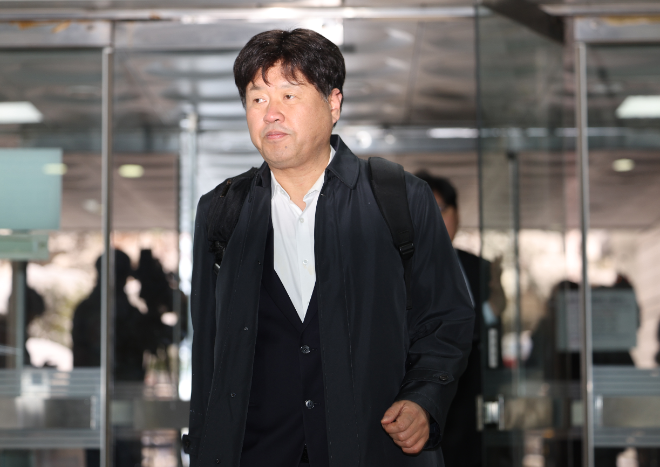 결심공판 출석하는 김용 전 부원장.(사진=연합뉴스)