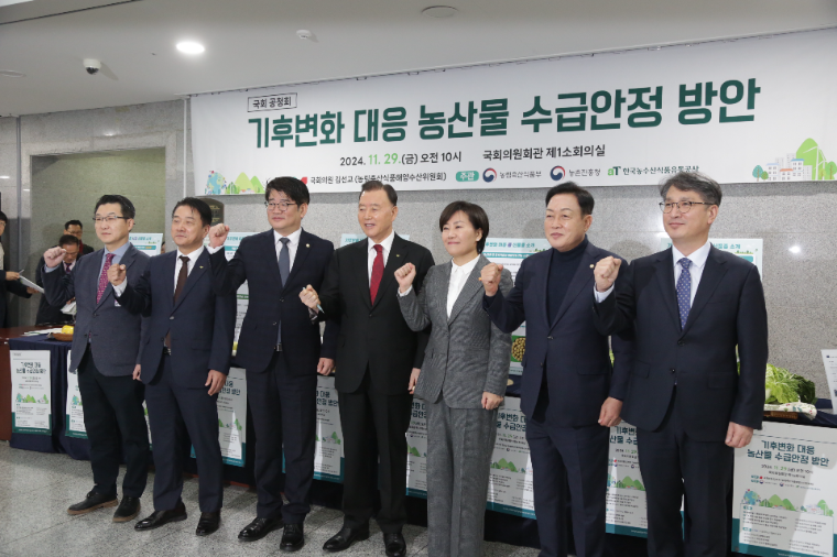 국민의힘 김선교 (오른쪽 두번째) 국회의원 (사진=의원실)