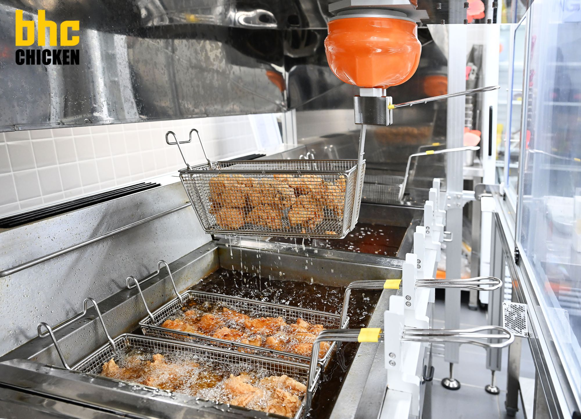 bhc ‘튀봇’ 도입 매장 22개로 확대