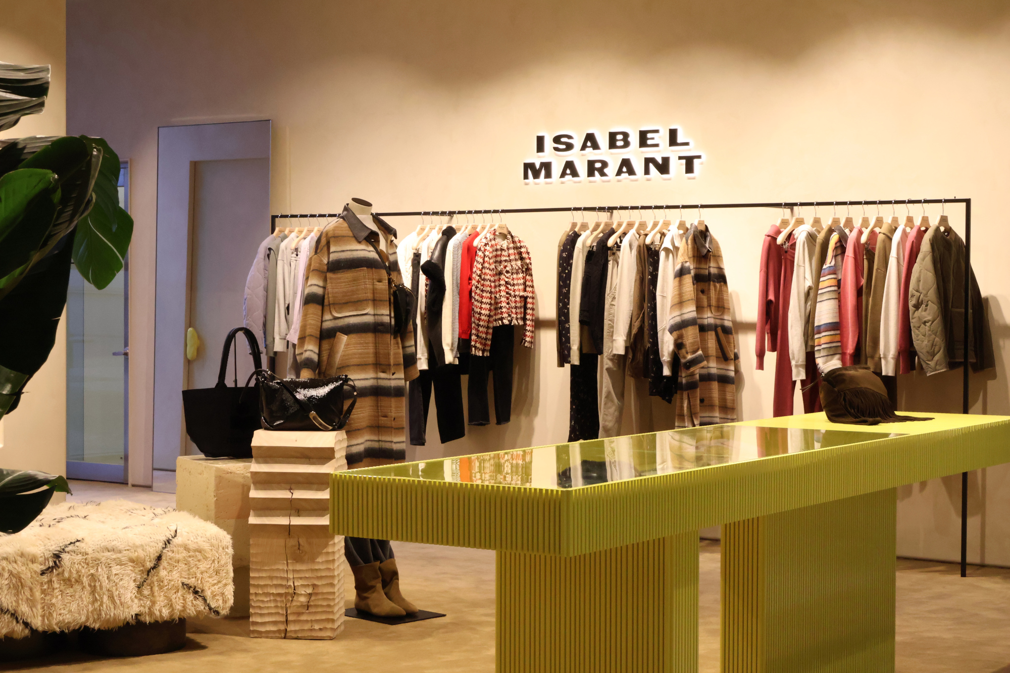 LF ‘이자벨마랑’ 더현대 서울점 리뉴얼