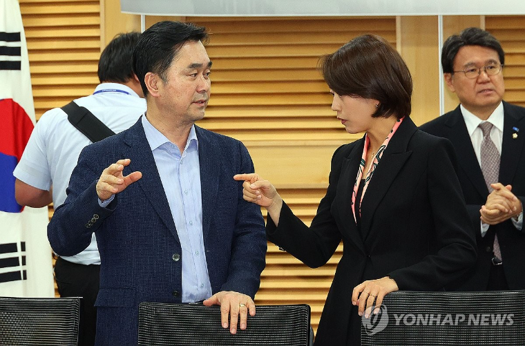 김종민 (왼쪽) 국회의원 (사진=연합뉴스)