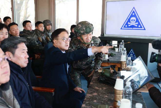 우원식 의장, 육군 3사단 전방 관측소 및 수색대대 격려 방문