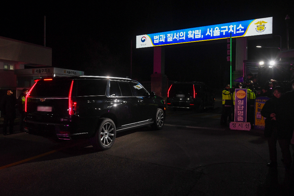 윤석열 대통령을 태운 차량이 서울 구치소에 도착한 모습 (사진=연합뉴스)