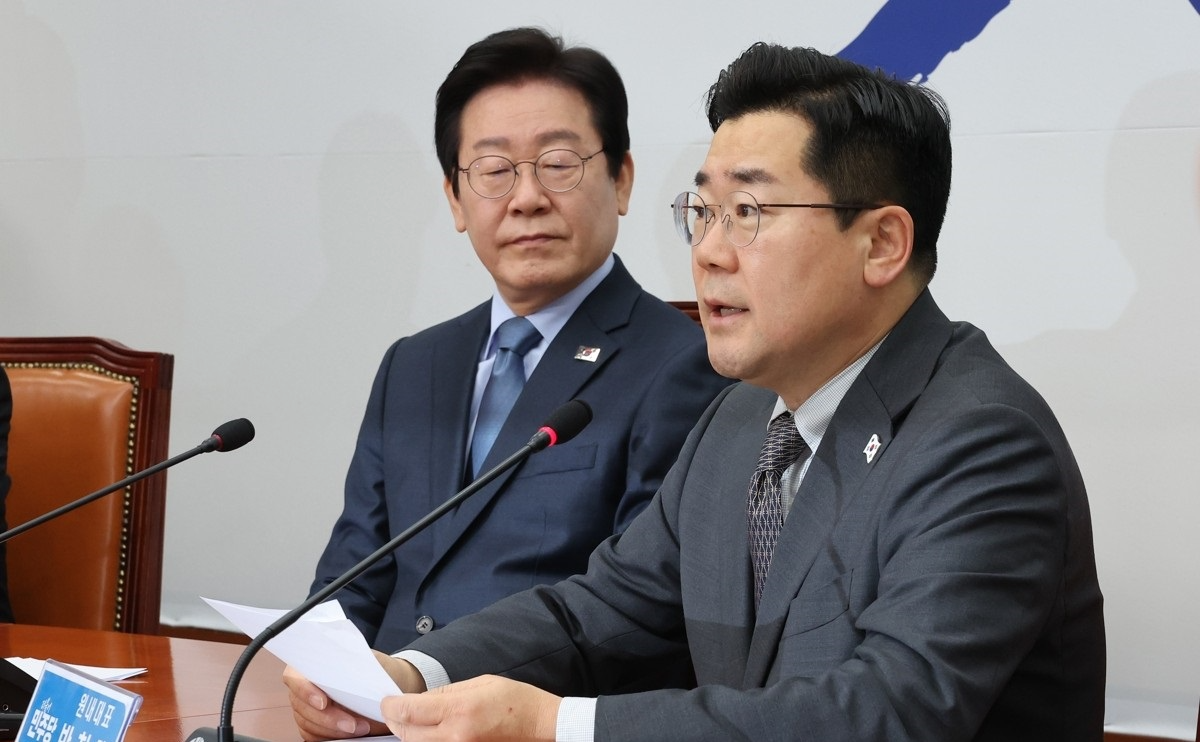 최고위원회의에서 발언하는 박찬대 원내대표(사진=연합뉴스)