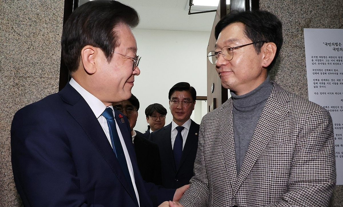 지난해 12월 만난 민주당 이재명 대표 찾은 김경수 전 경남도지사(사진=연합뉴스)