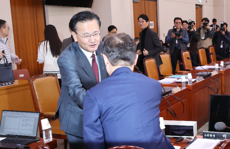 인사하는 유상범 국회의원 (사진=연합뉴스)