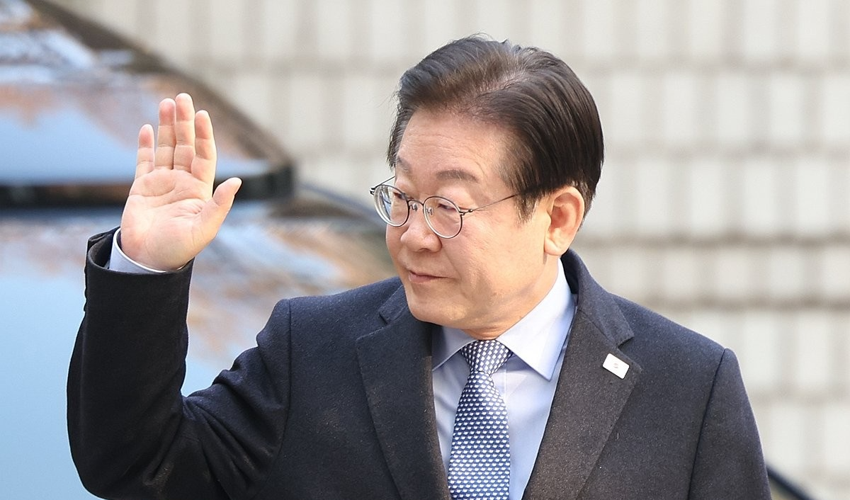 재판 출석을 위해 법원 향하는 이재명 대표(사진=연합뉴스)