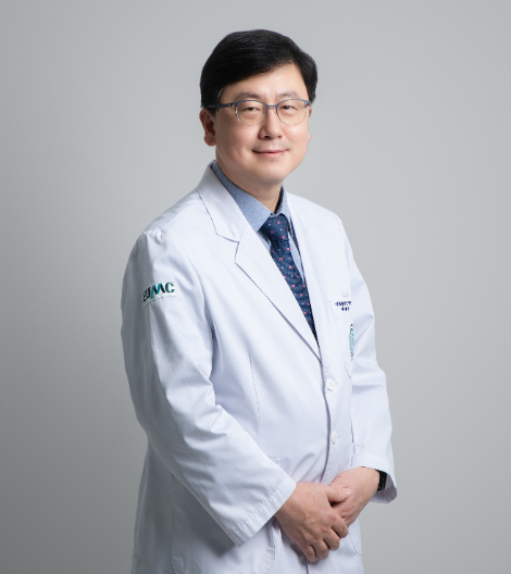 “난치에서 완치로” 이대혈액암병원 진료개시...문영철 교수 초대 병원장 취임