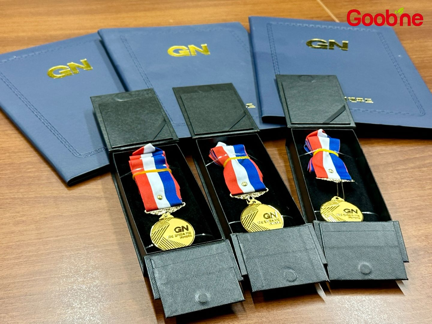 굽네치킨, ‘근속 10년 달성 장기 근속자’ 메달 수여식 실시