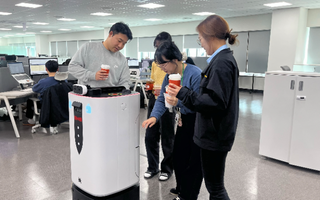 현대엘리베이터, 충주 본사 로봇배송서비스 오픈..."승강기-로봇 연동 상용화 박차"
