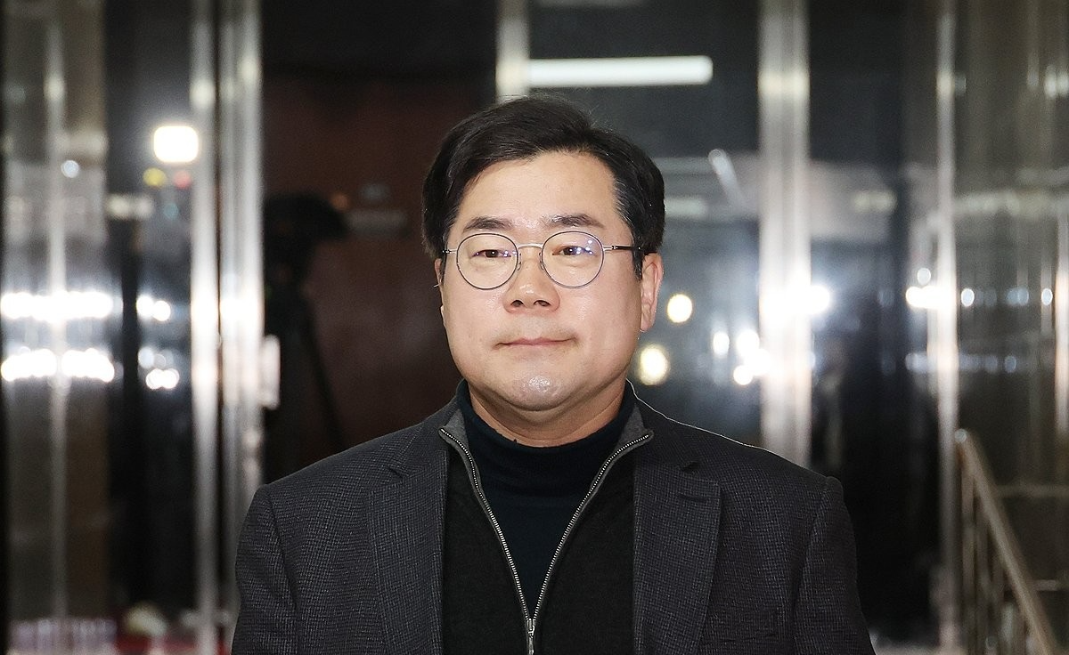 비상의원총회 참석하는 박찬대 원내대표(사진=연합뉴스)