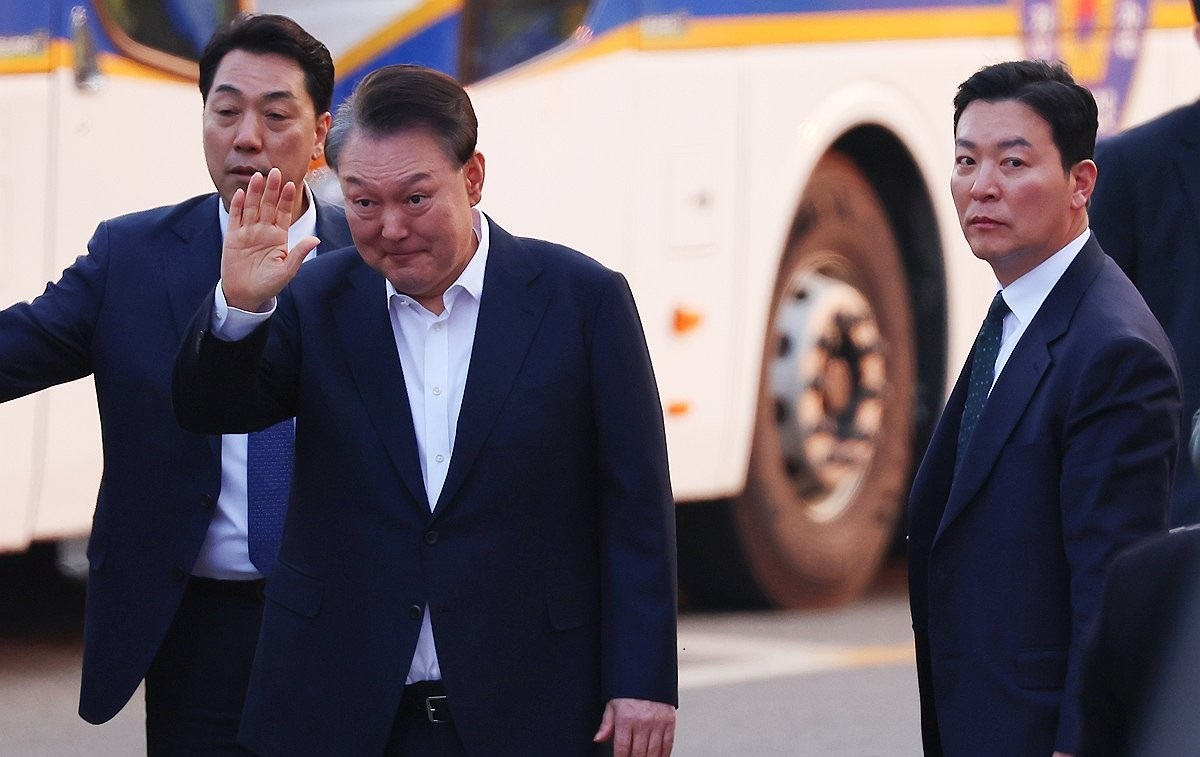 윤석열 대통령과 김성훈 경호처 차장(사진=연합뉴스)