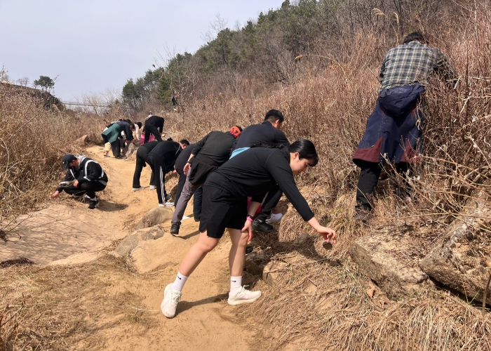 철원군, 협력부대와 봄맞이 환경정화 활동 실시