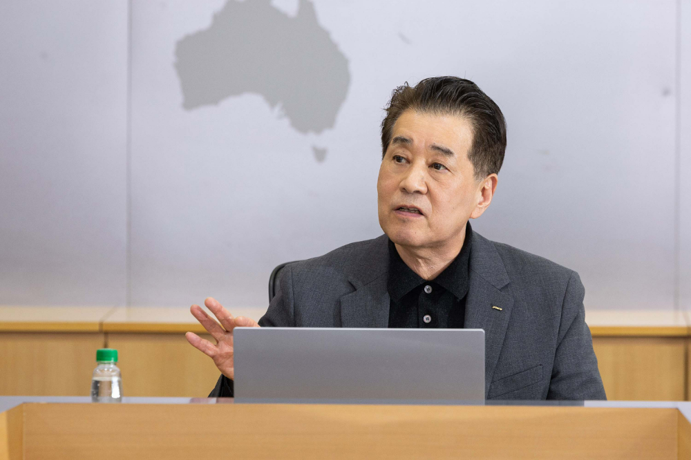 장인화 포스코그룹 회장이 27일 포스코센터에서 열린 그룹기술전략회의를 주재하고 있다.(사진=포스코그룹)