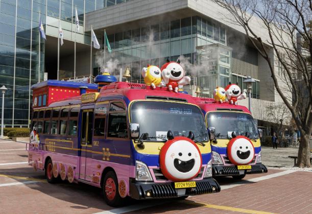 마포순환열차버스 모습