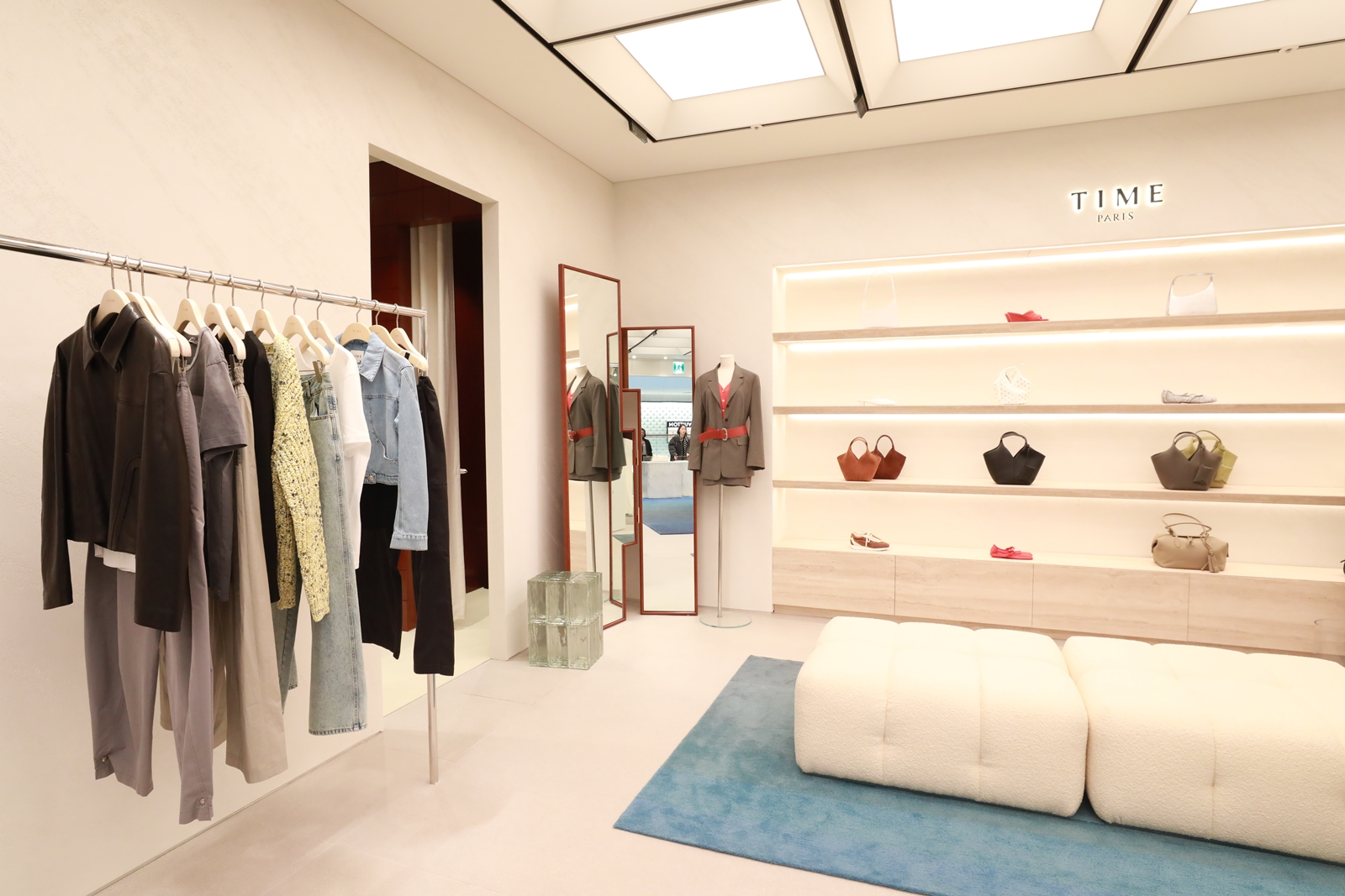 한섬, 더현대 서울에 '타임' 신규 라인 ‘타임 파리’ 정식 매장 오픈