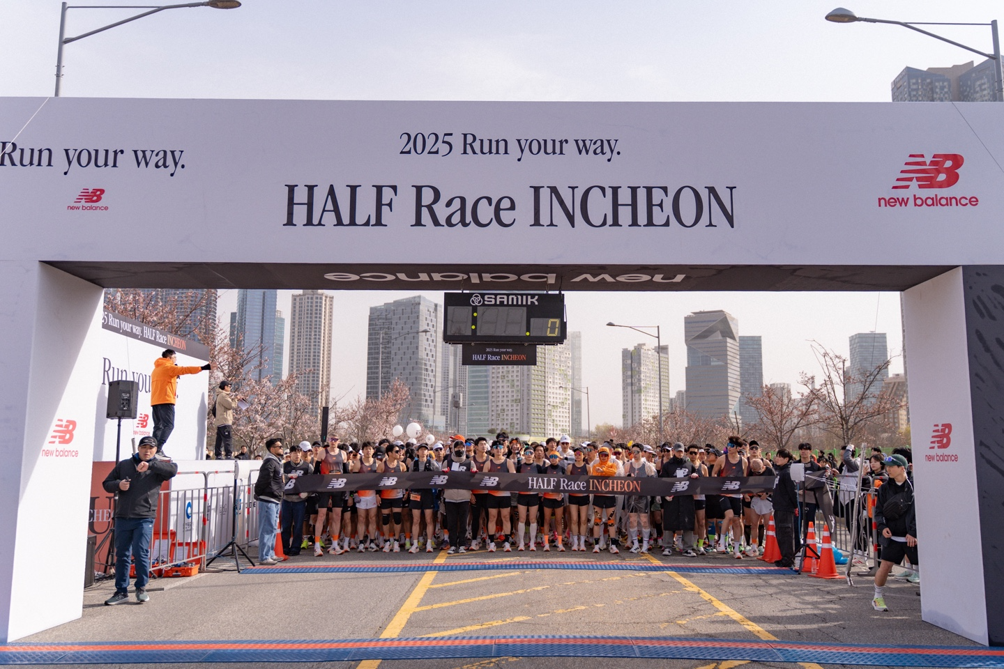 이랜드 뉴발란스, ‘2025 런 유어 웨이 하프 레이스 인천’ 마라톤 대회 개최