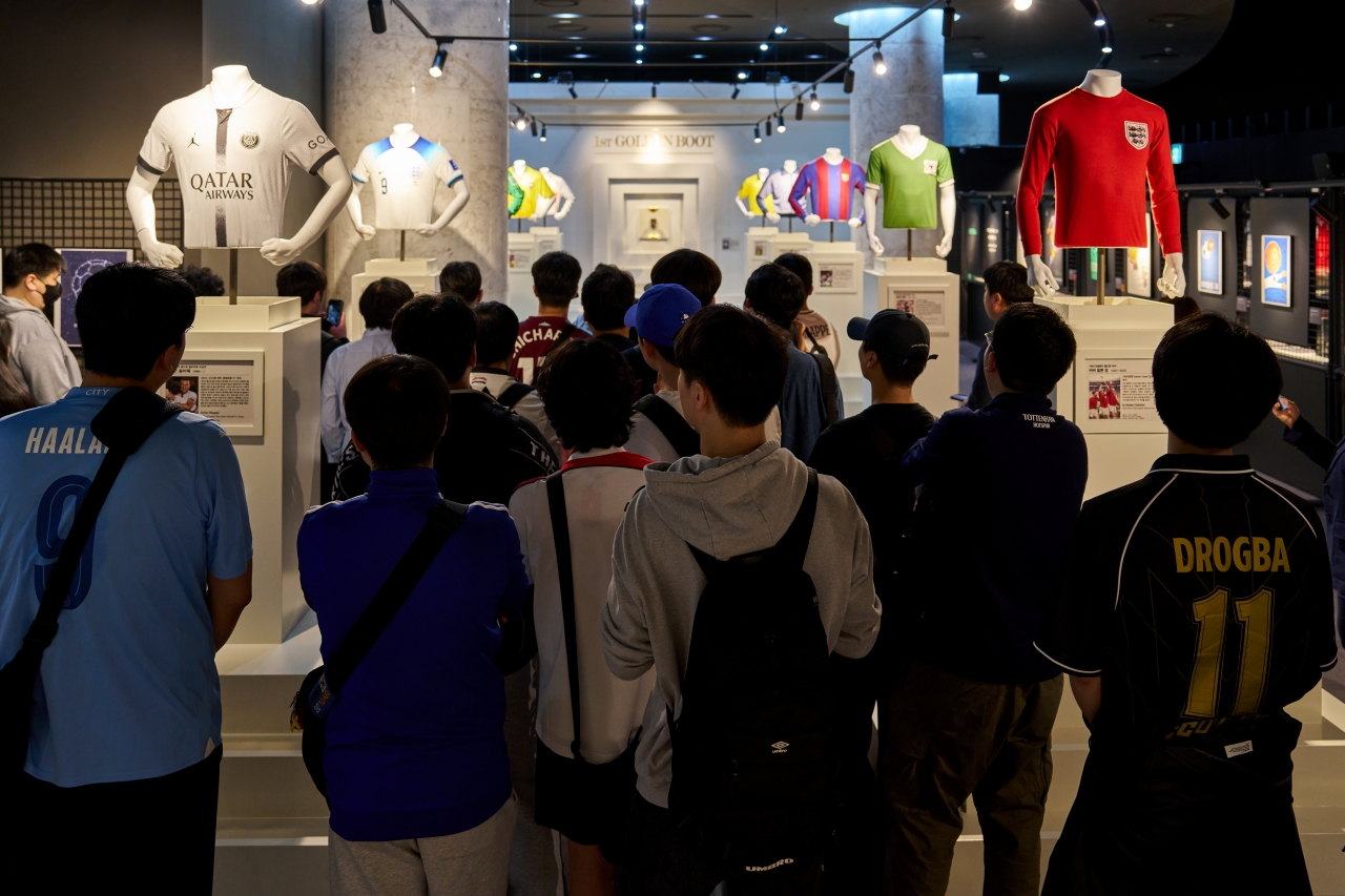 이랜드뮤지엄, ‘위대한 축구선수 100인전’ 오픈
