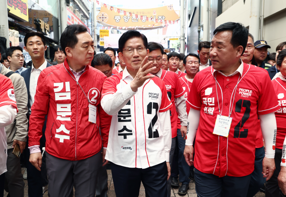 현장 유세에 나선 김문수 후보(사진=연합뉴스)