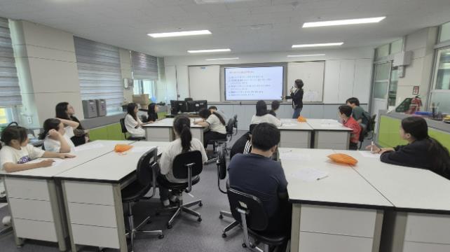 어린이 대상 식생활 교육 진행 모습