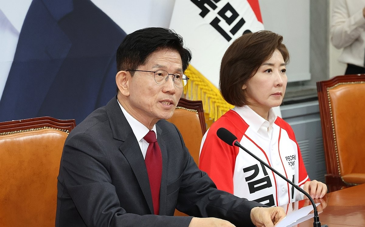 질문에 답하는 김문수 대선 후보(사진=연합뉴스)