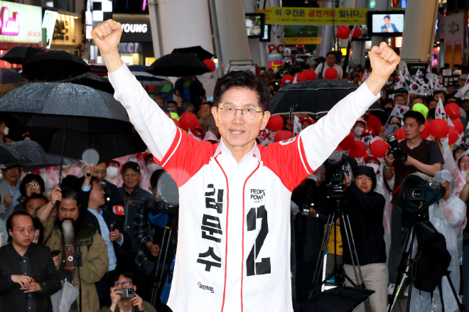 김문수 후보, 5·18 하루앞 광주 방문…전야제·기념식은 불참