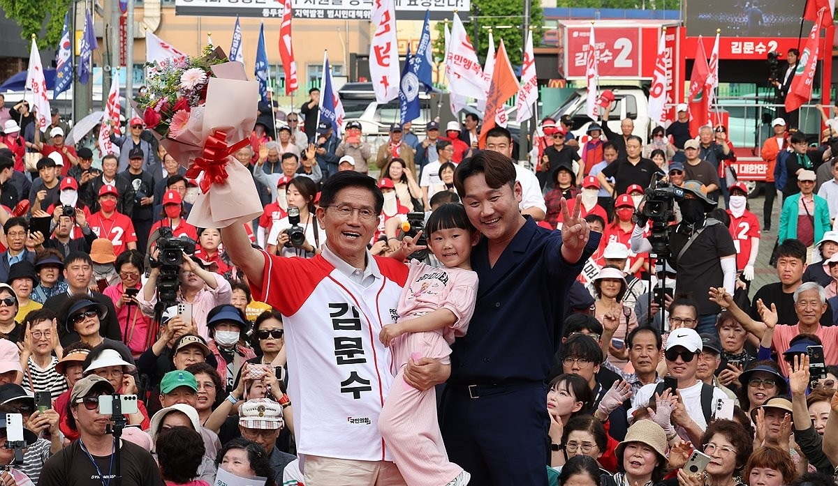 동두천시 찾은 김문수(사진=연합뉴스)