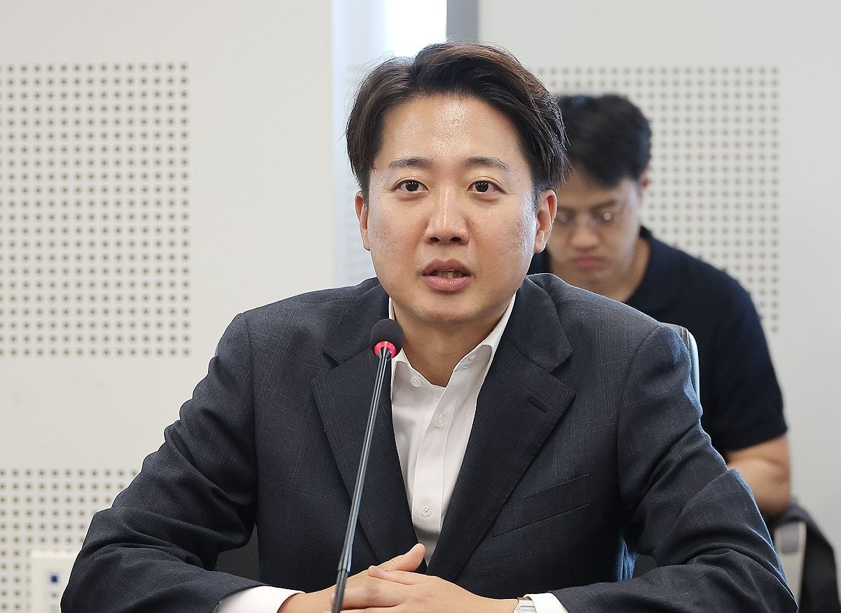 성남의료원 방문한 이준석 대선 후보(사진=연합뉴스)