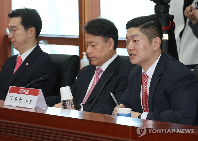 김재섭 (오른쪽) 국회의원 (사진=연합뉴스)