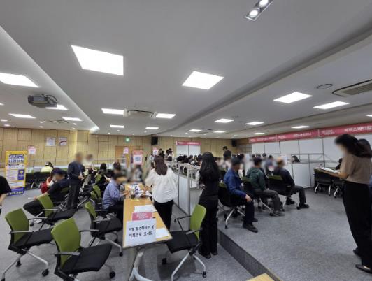 강동구 일자리 매칭데이(5.21) 현장 모습