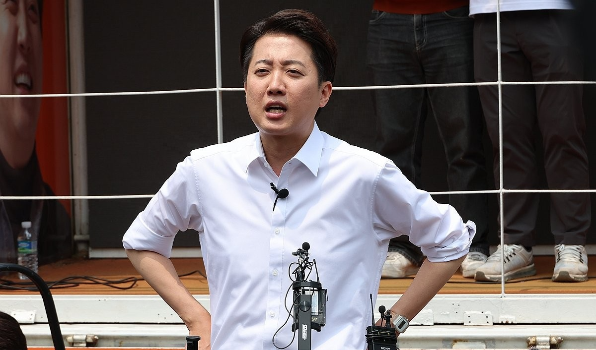 질문에 답하는 이준석 후보(사진=연합뉴스)