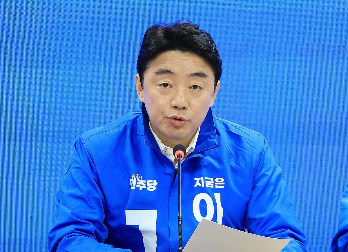 발언하는 강훈식 종합상황실장(사진=연합뉴스)