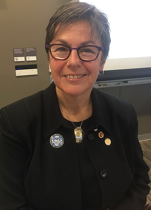 사진=캐나다 킴 페이트(Kim Pate) 상원의원 / 출처=위키피디아