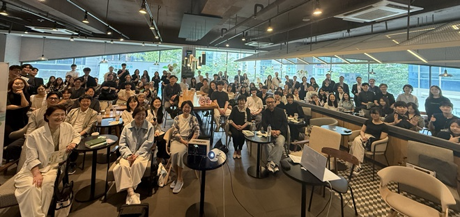 출판기념회 단체 사진.(사진제공=아동복지실천회 세움)