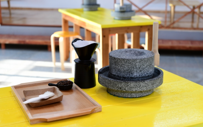 화순군, 맷돌로 내리는 커피 체험장