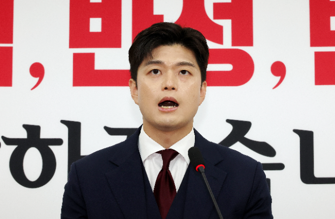 국민의힘 김용태 비상대책위원장이 8일 국회에서 현안관련 기자회견을 열고 발언하고 있다. 사진=연합뉴스